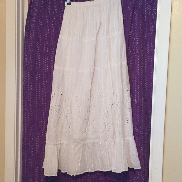 Roz & Ali Dresses & Skirts - White Maxi Skirt NWOT